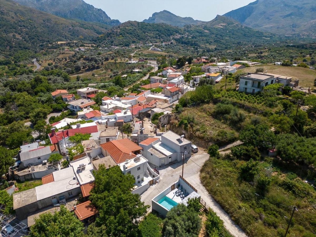 Villa Venetia With Jacuzzi Lambiní Exterior foto